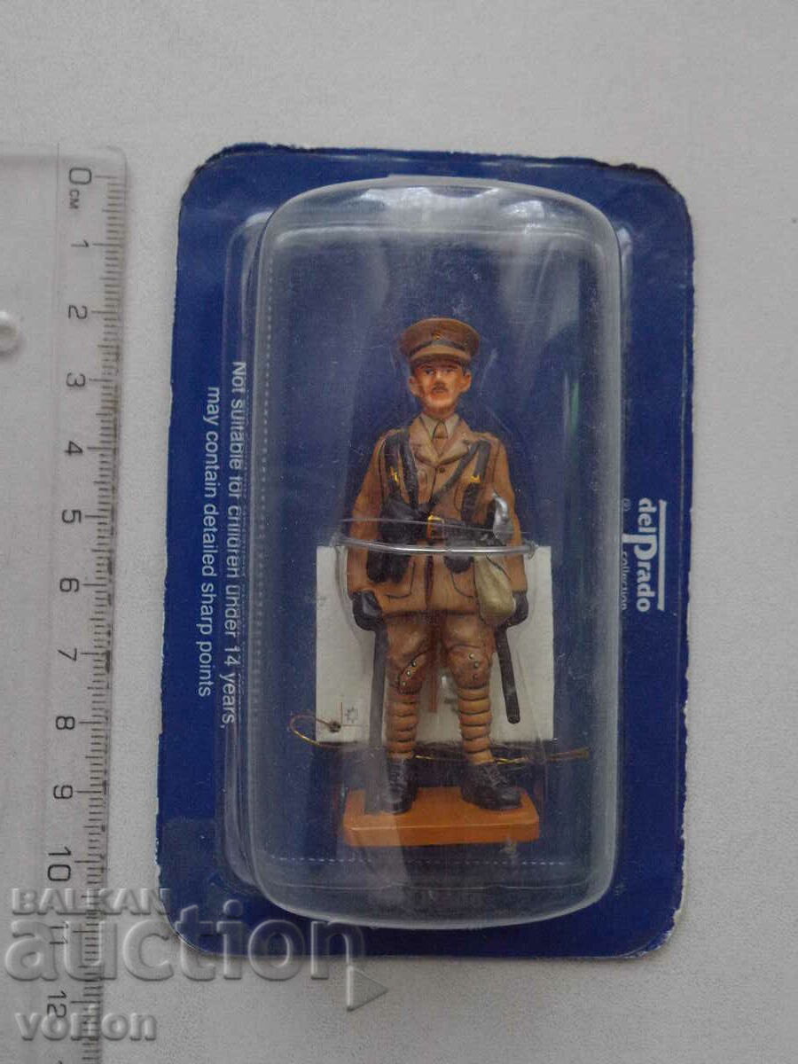 Lead figure soldier: Lieutenant Grenadier Guards 1914