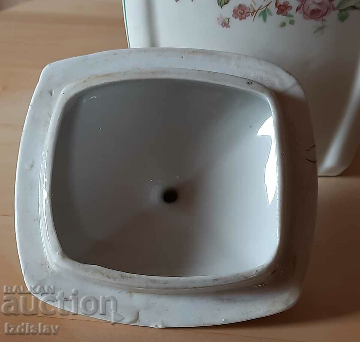 Delivery of Porcelain container for semolina S.I.P 50 years Delivery of Porcelain container for semolina S.I.P 50 years