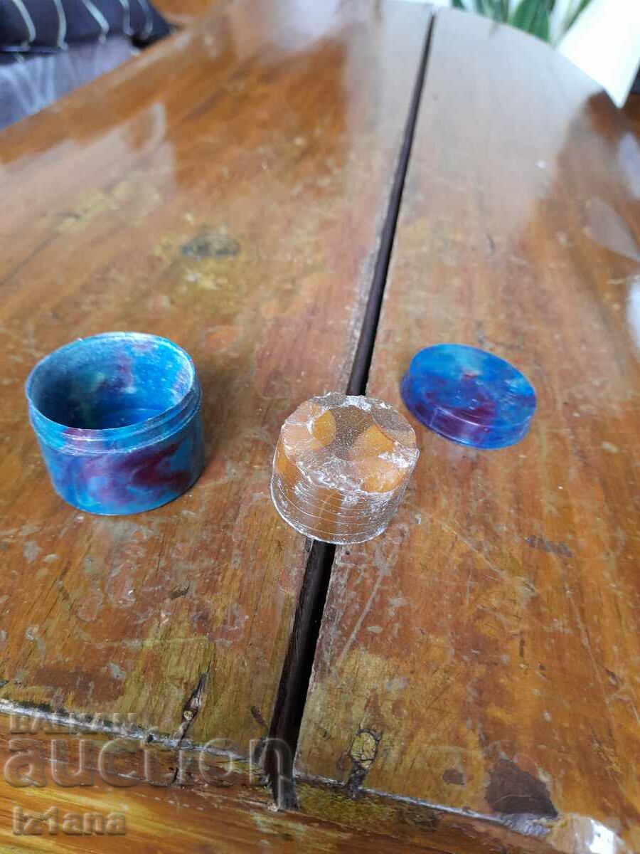 Delivery of Old rosin for musical instruments Delivery of Old rosin for musical instruments