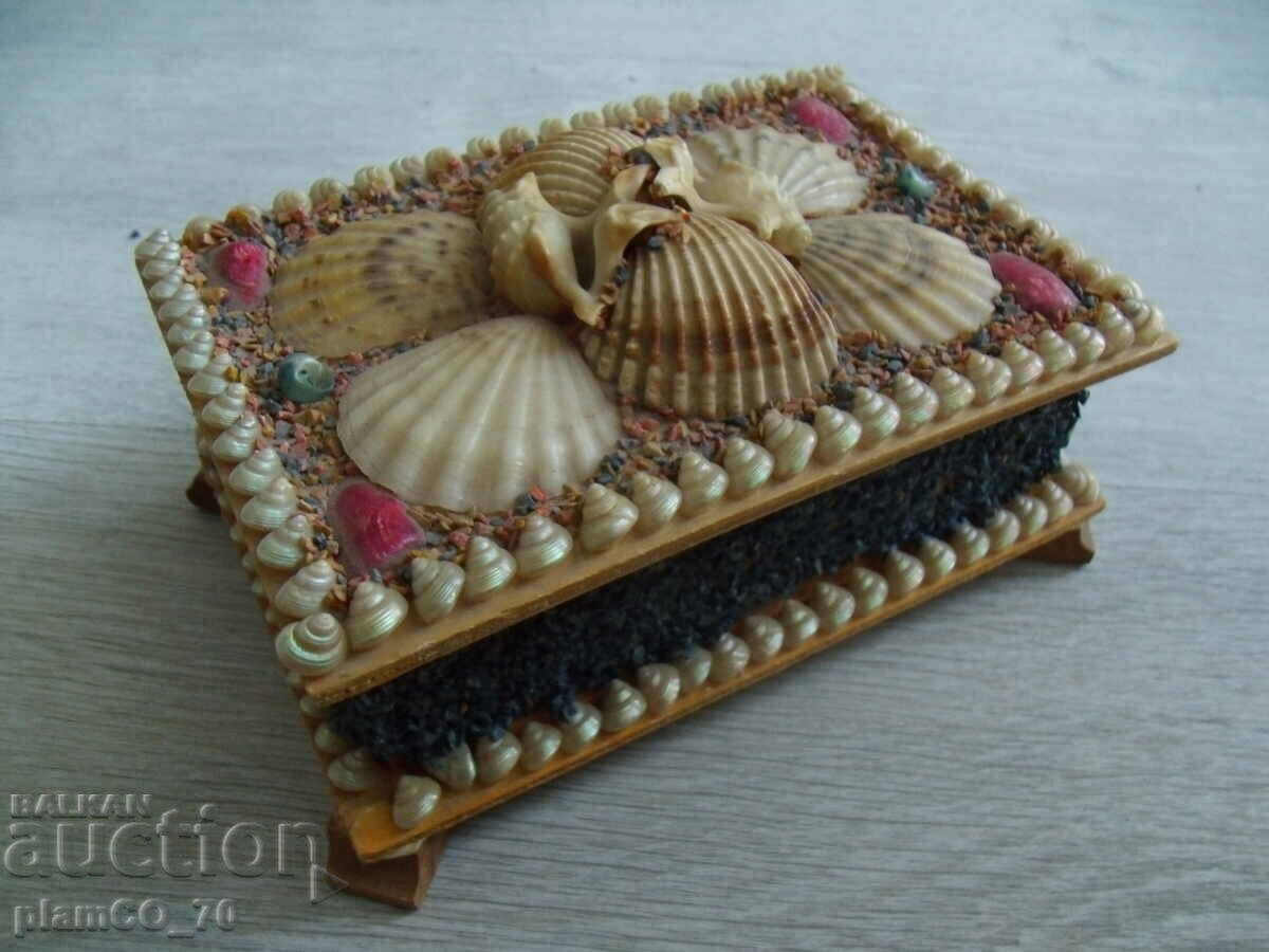 No.*7007 old wooden box - shell ornaments - 5 No.*7007 old wooden box - shell ornaments - 5