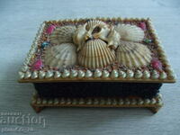 No.*7007 old wooden box - shell ornaments