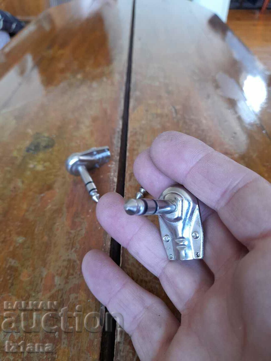 Παλιά στερεοφωνική υποδοχή, υποδοχές με τιμή 18.00 BGN | € 9.20 Παλιά στερεοφωνική υποδοχή, υποδοχές με τιμή 18.00 BGN | € 9.20