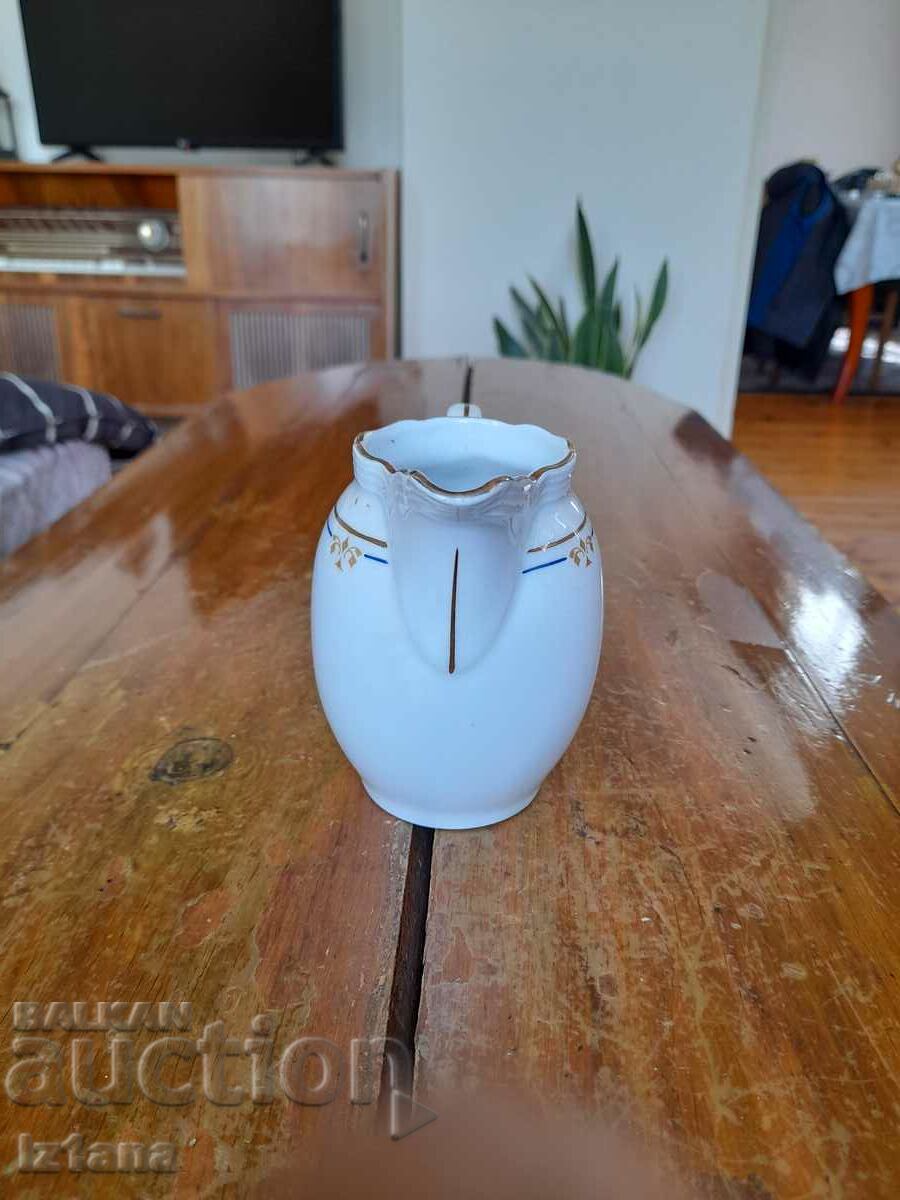 An old porcelain jug, a jug with price 25.00 BGN | € 12.78 An old porcelain jug, a jug with price 25.00 BGN | € 12.78