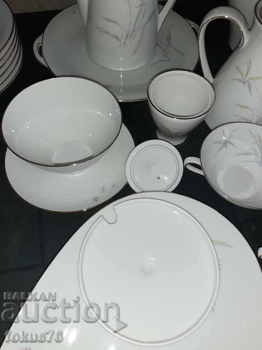 Auction Porcelain large service Bavaria Tirschenreuth Germany 31 pieces Auction Porcelain large service Bavaria Tirschenreuth Germany 31 pieces