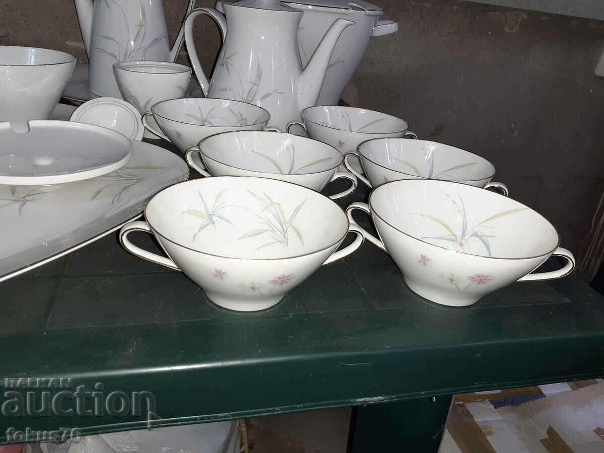 Delivery of Porcelain large service Bavaria Tirschenreuth Germany 31 pieces Delivery of Porcelain large service Bavaria Tirschenreuth Germany 31 pieces