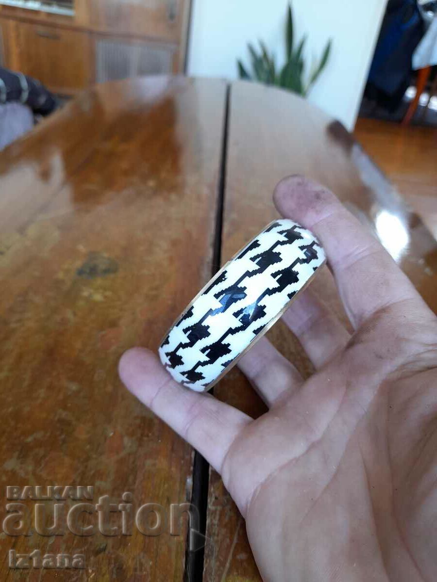 Old bracelet with price 15.00 BGN | € 7.67 Old bracelet with price 15.00 BGN | € 7.67