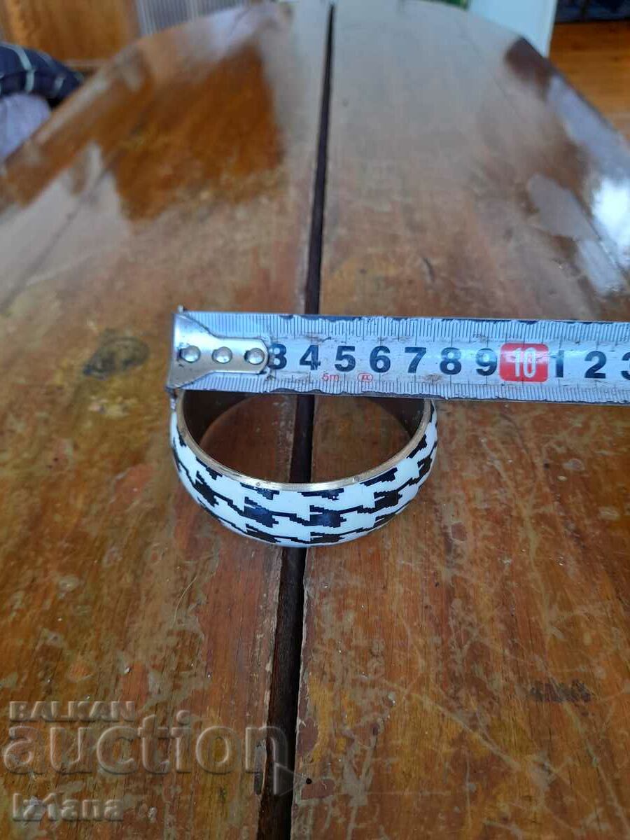 Delivery of Old bracelet Delivery of Old bracelet