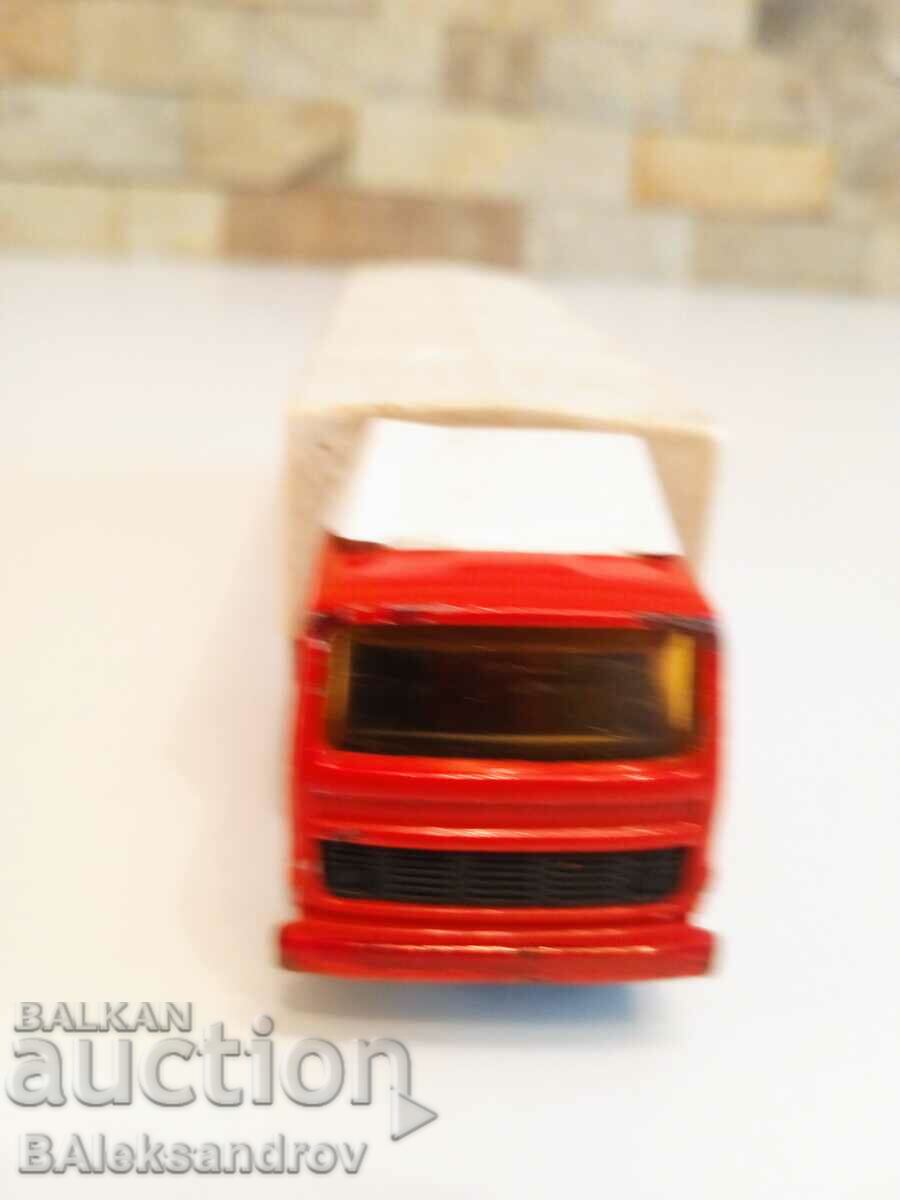 Δημοπρασία Ένα παλιό συλλεκτικό φορτηγό Δημοπρασία Ένα παλιό συλλεκτικό φορτηγό