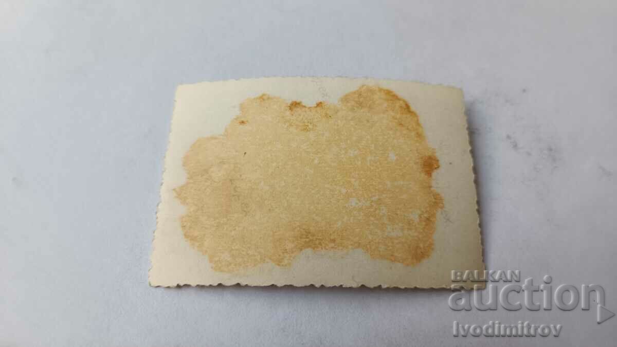 Φωτογραφία Νεαροί άνδρες στη διπλωματική παραλία με τιμή 2.45 BGN | € 1.25 Φωτογραφία Νεαροί άνδρες στη διπλωματική παραλία με τιμή 2.45 BGN | € 1.25