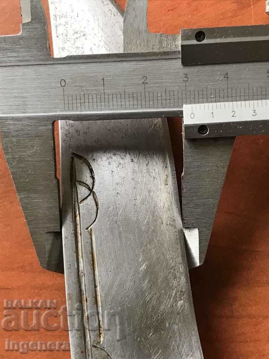 Delivery of KNIFE BLADE WITH LEATHER CANIA ORNAMENTS Delivery of KNIFE BLADE WITH LEATHER CANIA ORNAMENTS