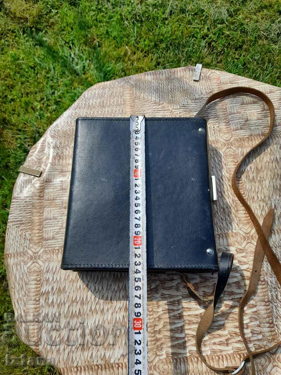 Livrarea Geantă din piele veche, caz Livrarea Geantă din piele veche, caz