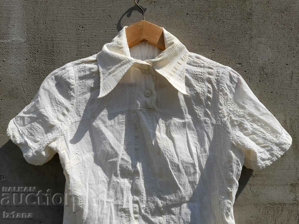 Old kennel shirt with price 25.00 BGN | € 12.78 Old kennel shirt with price 25.00 BGN | € 12.78