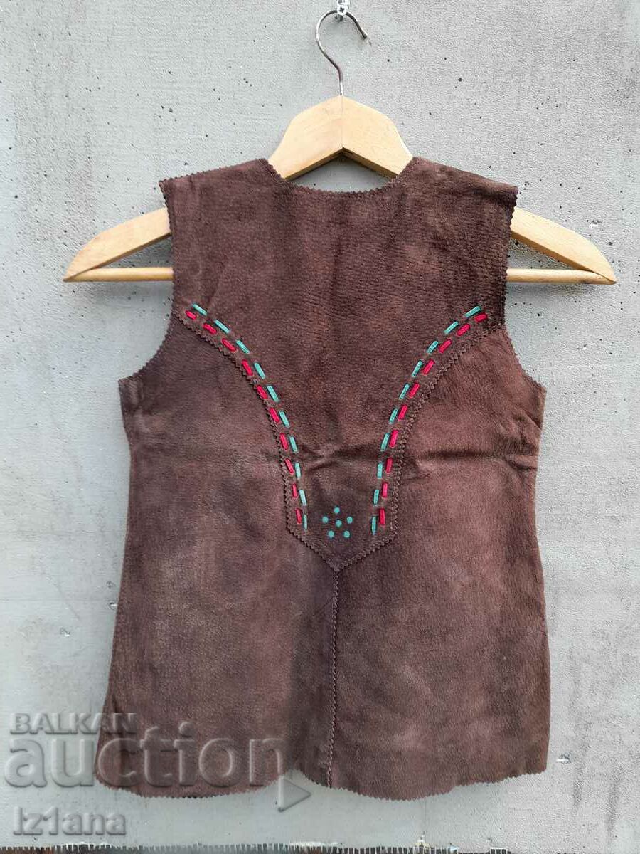 Delivery of Old children's leather cloth