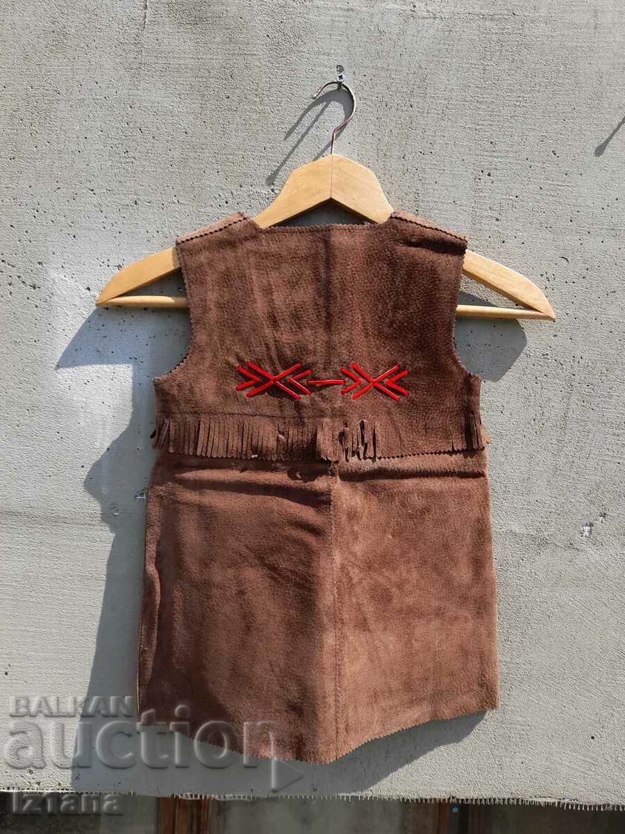 Delivery of Old children's leather cloth Delivery of Old children's leather cloth