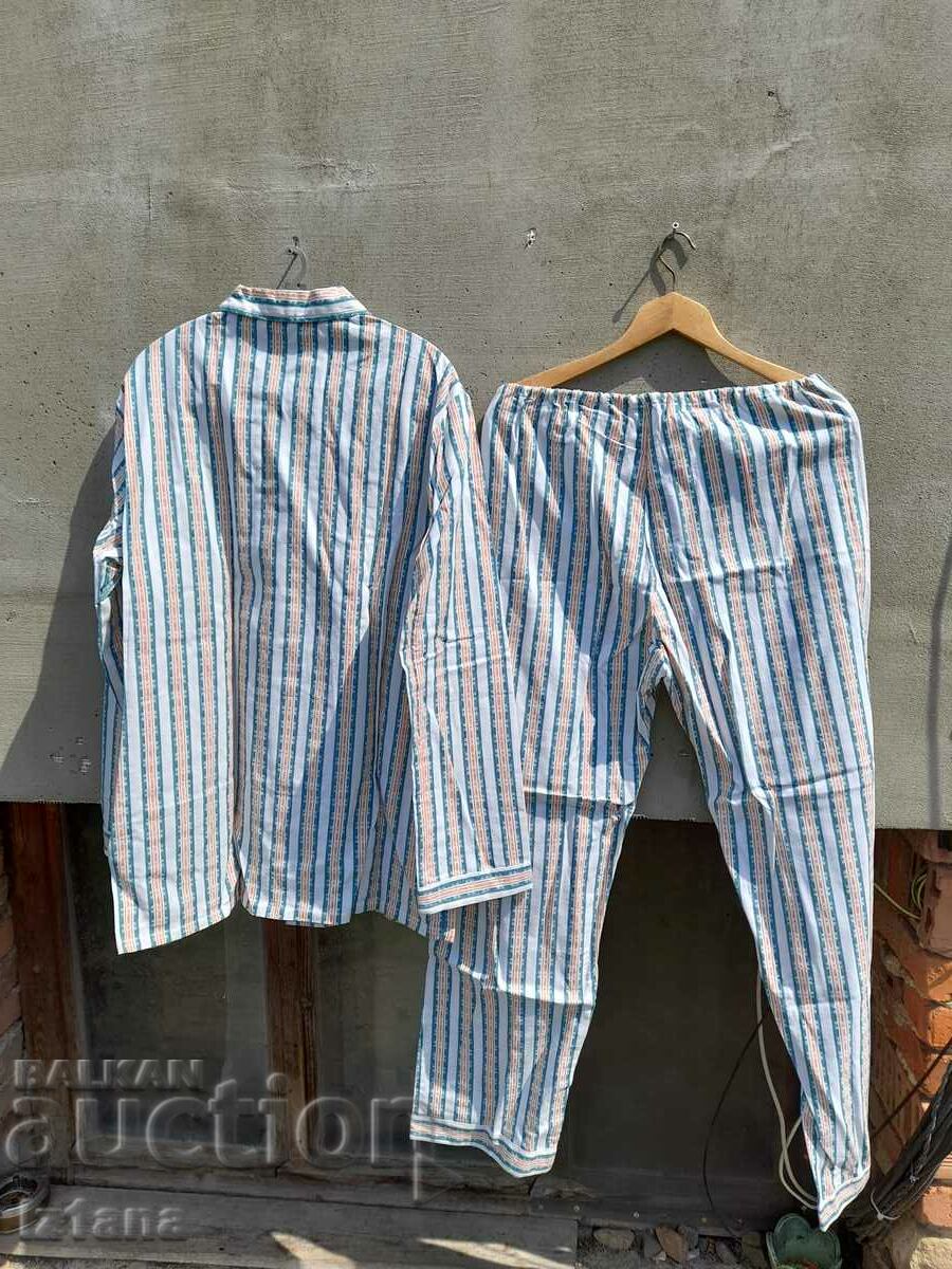 Livrarea Pijamale bătrâne