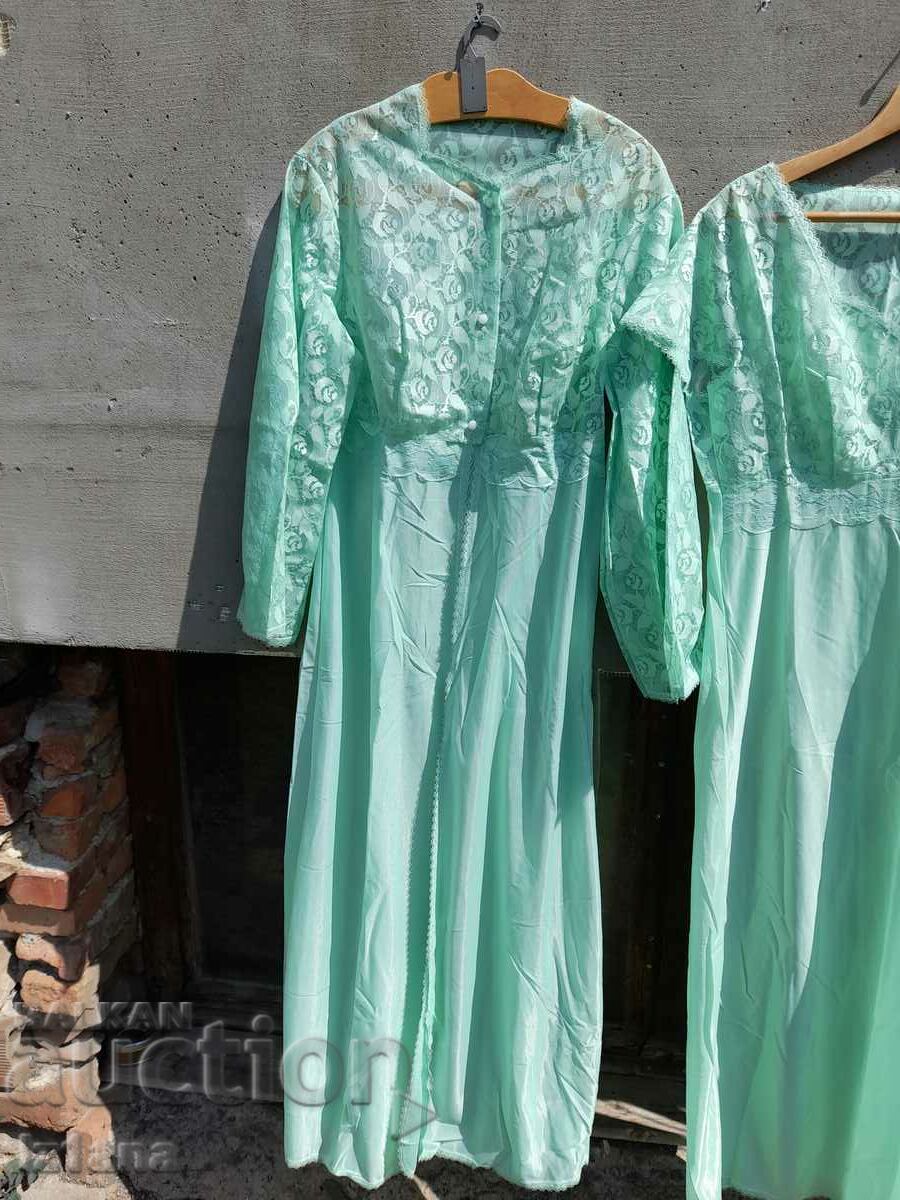 Cămașă de noapte a unei bătrâne, nu-ți pasă cu preț 40.00 BGN | € 20.45