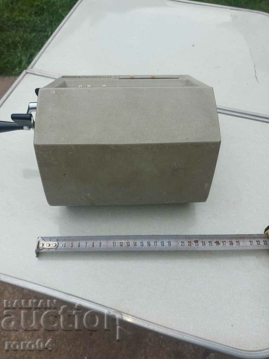 Доставка на СТАРА МЕХАНИЧНА СМЕТАЧНА МАШИНА Доставка на СТАРА МЕХАНИЧНА СМЕТАЧНА МАШИНА