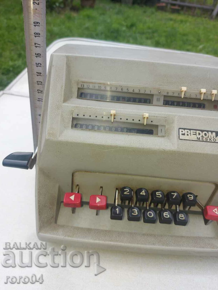 СТАРА МЕХАНИЧНА СМЕТАЧНА МАШИНА - 7 СТАРА МЕХАНИЧНА СМЕТАЧНА МАШИНА - 7