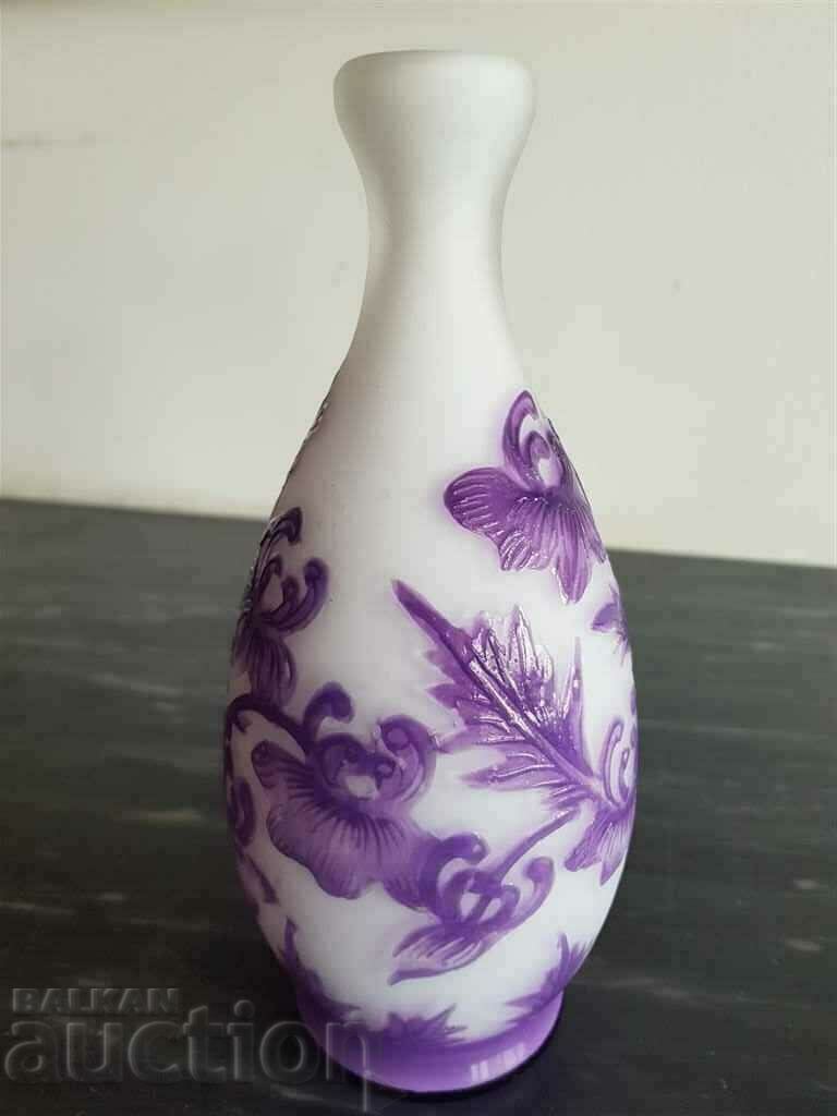 Livrarea Frumoasa vaza NANCY DAUM NANCY secession mov replica Livrarea Frumoasa vaza NANCY DAUM NANCY secession mov replica