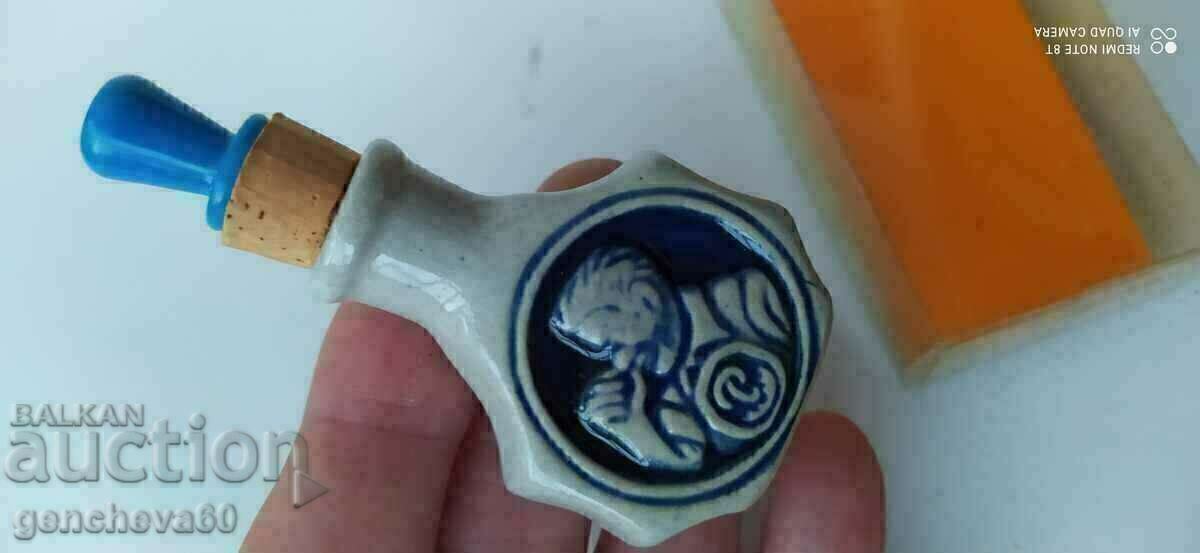 Collectible Porcelain Snuff Bottle - 5