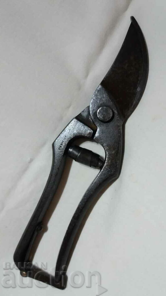 Old branded pruning shears