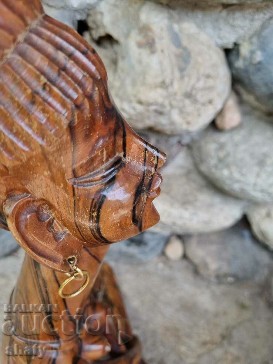 Large wooden figure. A woman. - 5 Large wooden figure. A woman. - 5