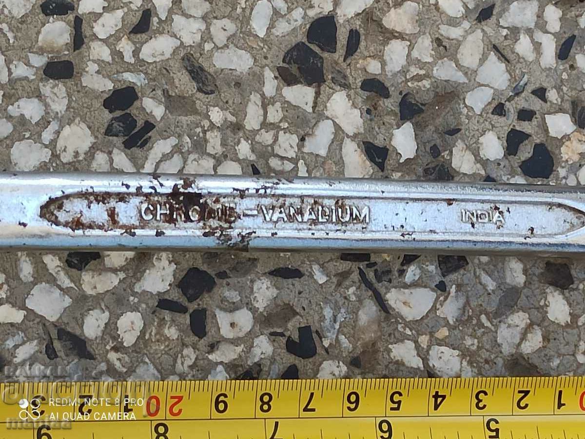 Gedore 21/ 23 pipe wrench with price 19.00 BGN | € 9.71 Gedore 21/ 23 pipe wrench with price 19.00 BGN | € 9.71