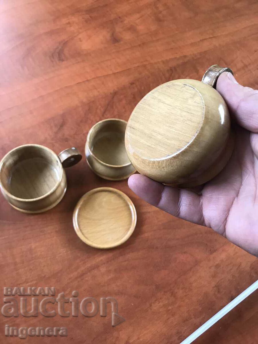 Auction  WOODEN MOUNTED GLASS FINE WORKMANSHIP PLASTIC