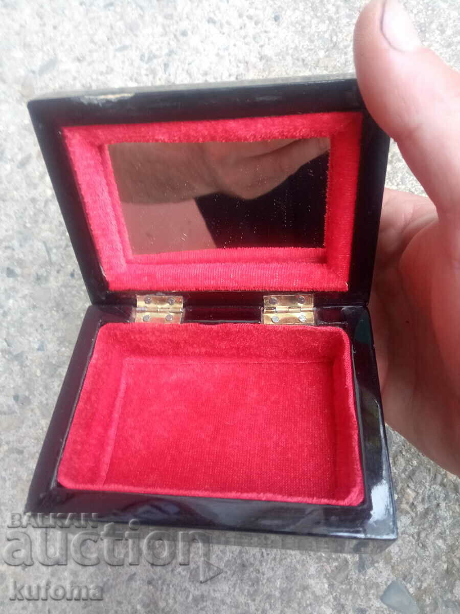 Delivery of Jewelry Box