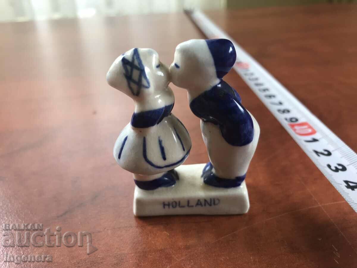 Auction PORCELAIN FIGURE STATUE Auction PORCELAIN FIGURE STATUE