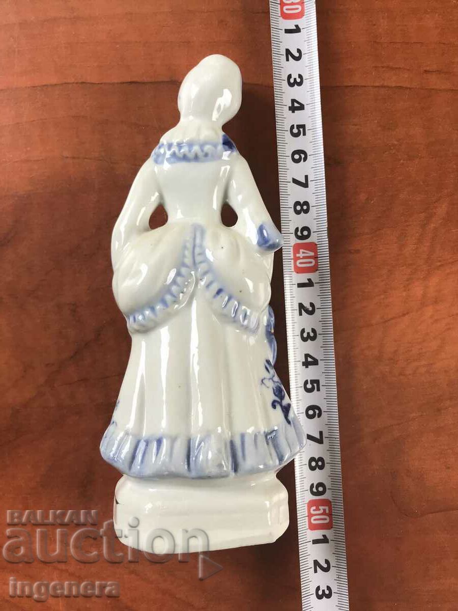 PORCELAIN FIGURE STATUE - 6 PORCELAIN FIGURE STATUE - 6