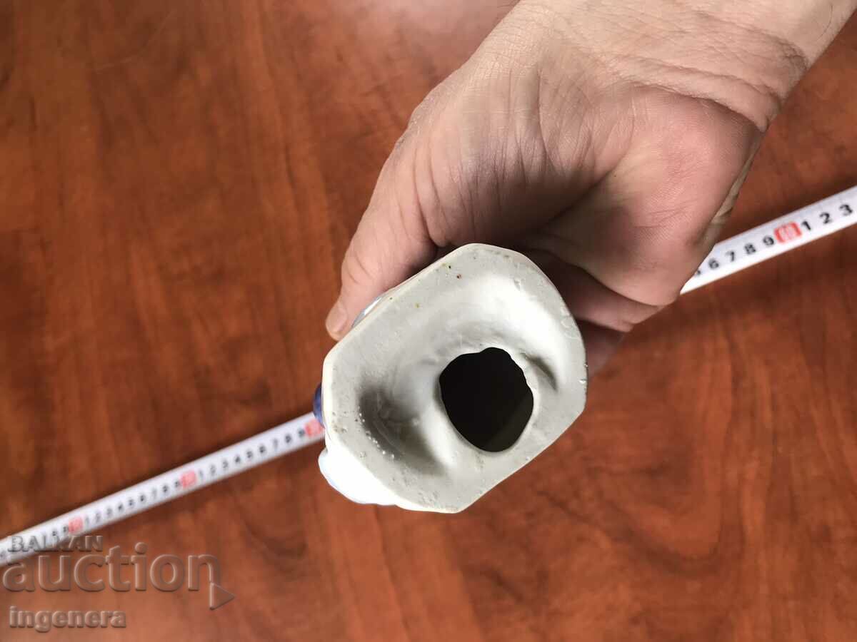 PORCELAIN FIGURE STATUE - 7 PORCELAIN FIGURE STATUE - 7