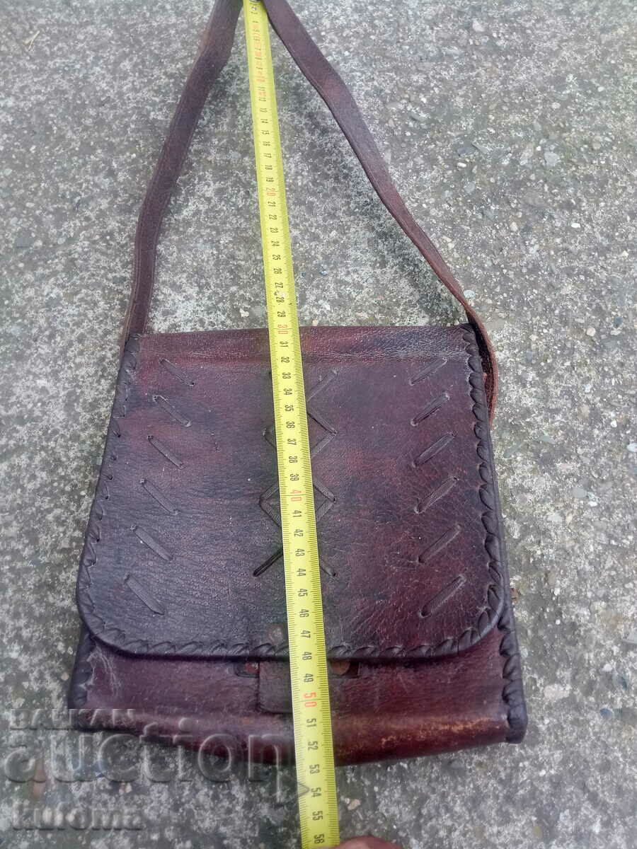 Licitație geanta din piele veche
