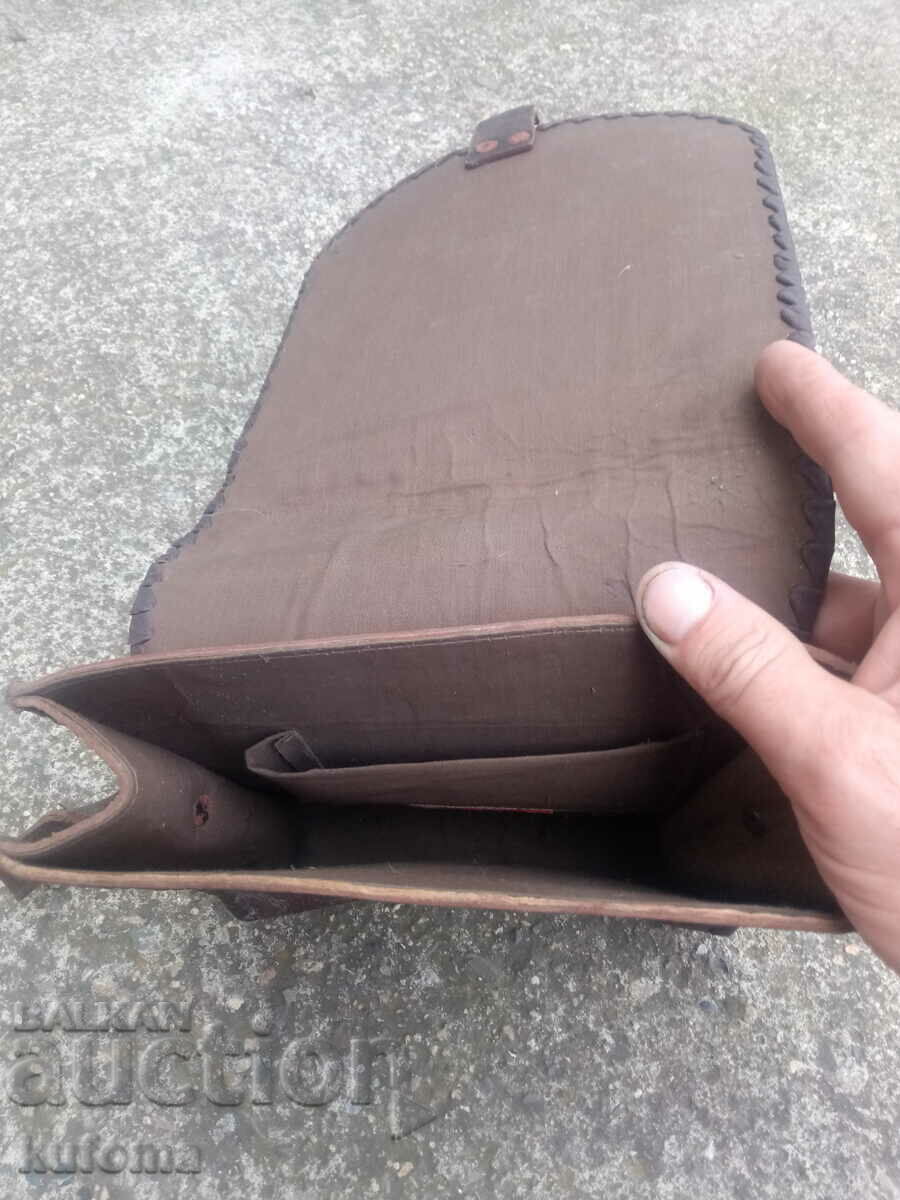 geanta din piele veche - 6