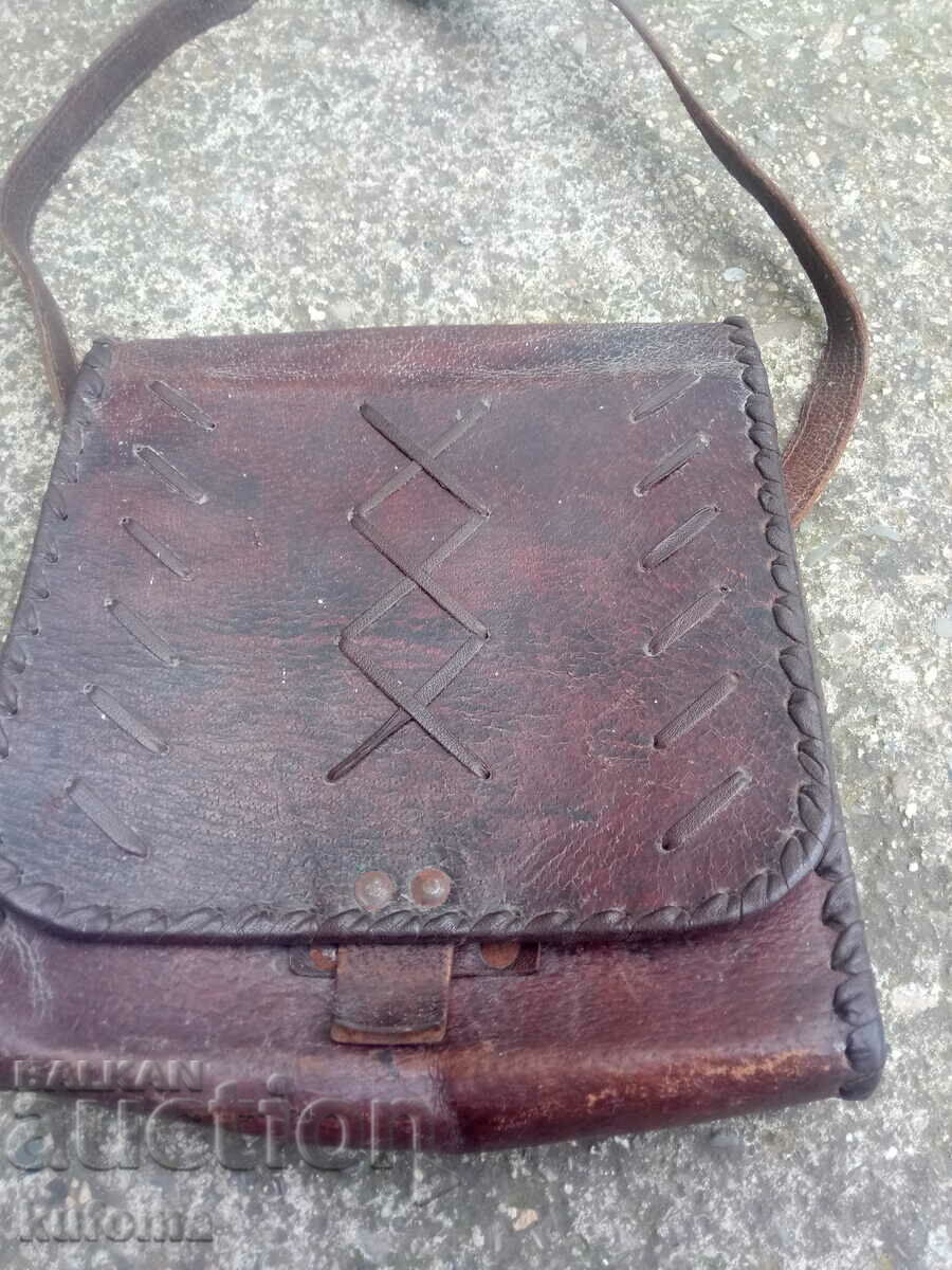 Стара кожена чанта