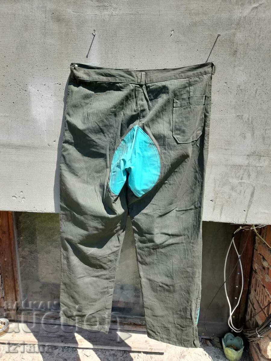 Pantaloni vechi de sudor - 5