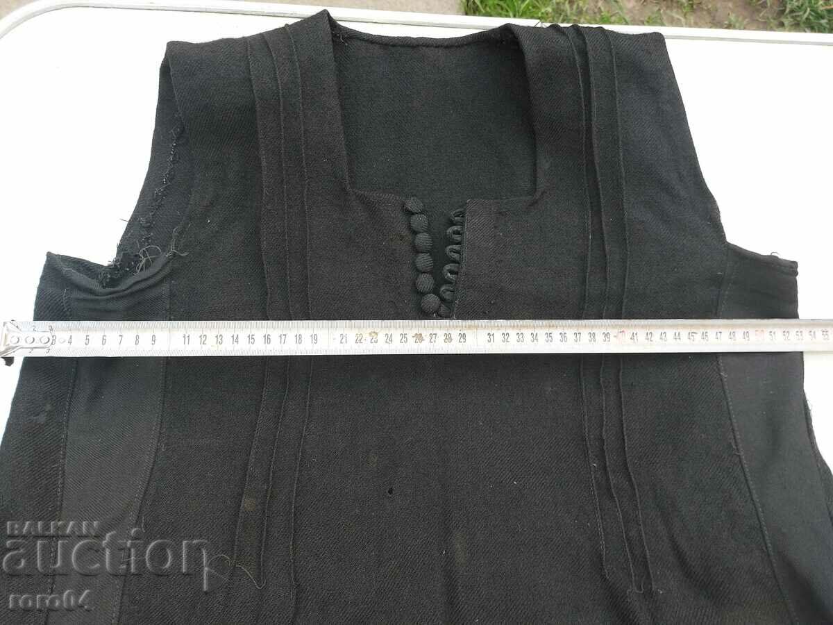 ВЕЗАН СУКМАН - СЕЛО БЕЛЧИН - САМОКОВСКО с цена 85.00 лв. | € 43.46 ВЕЗАН СУКМАН - СЕЛО БЕЛЧИН - САМОКОВСКО с цена 85.00 лв. | € 43.46