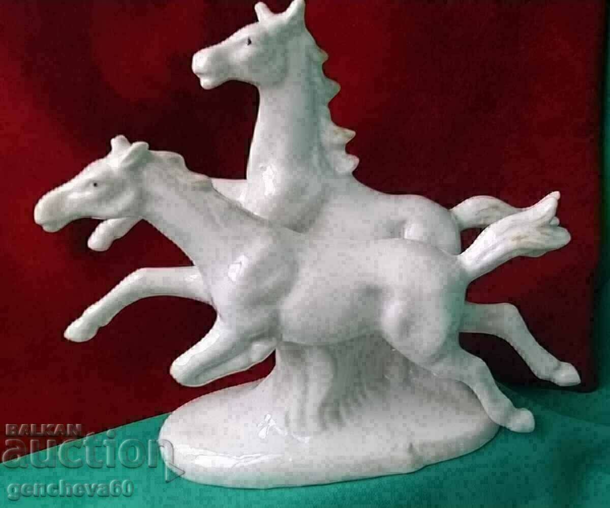 Sculptură din porțelan „Caii sălbatici” - 5