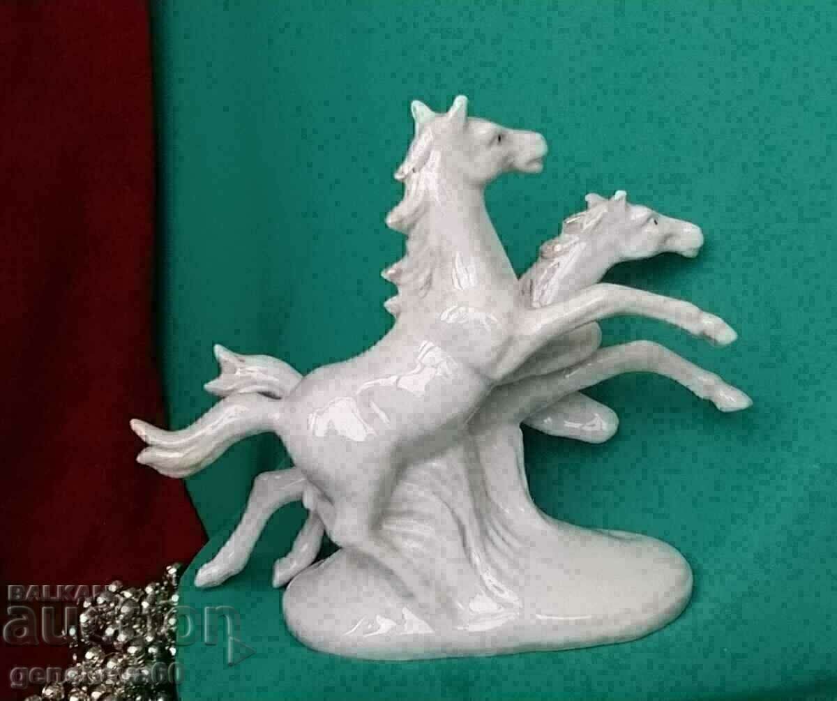 Sculptură din porțelan „Caii sălbatici” - 6