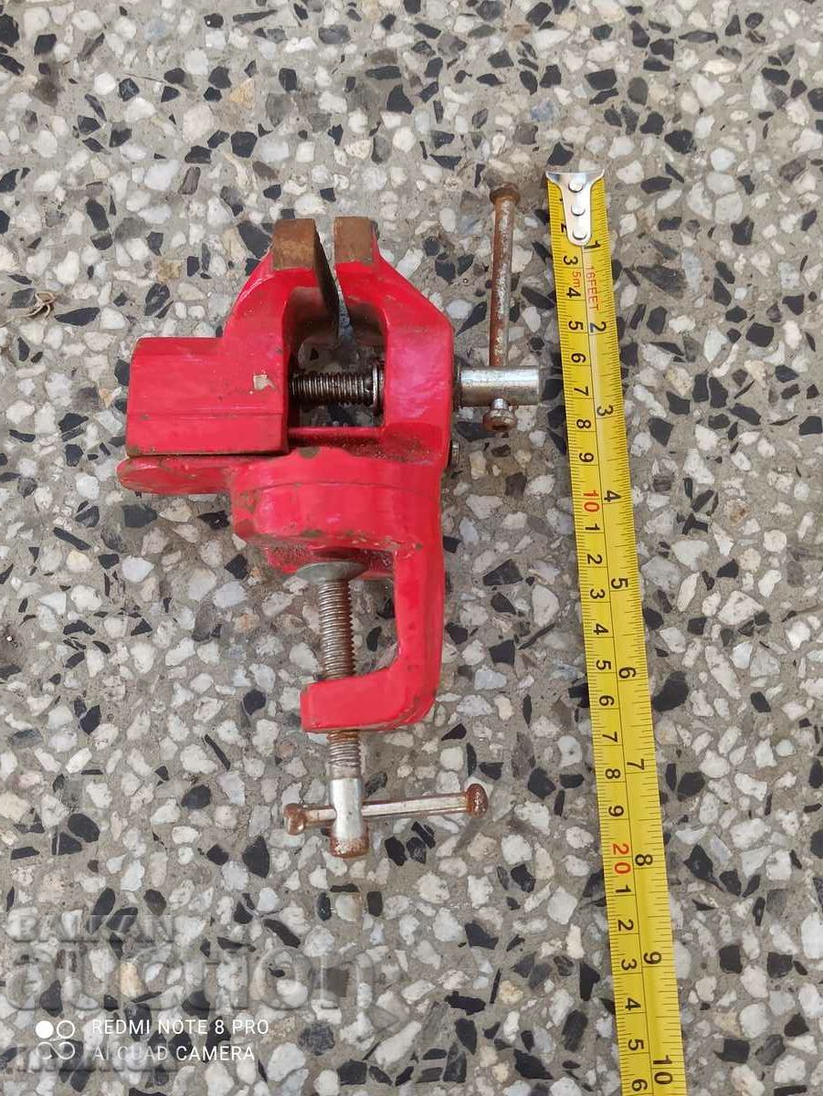 A small vise A small vise