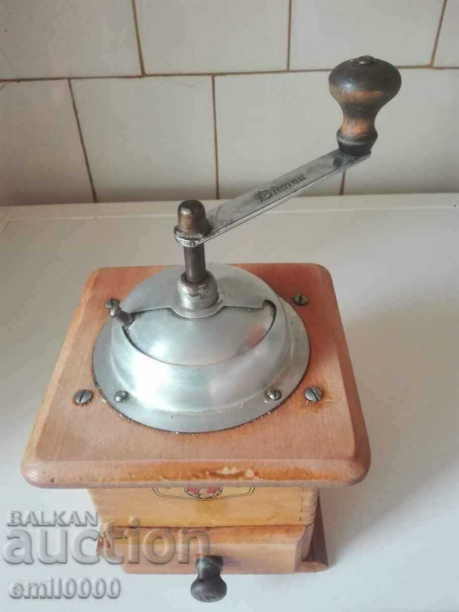 Μεγάλος μύλος καφέ. με τιμή 49.99 BGN | € 25.56