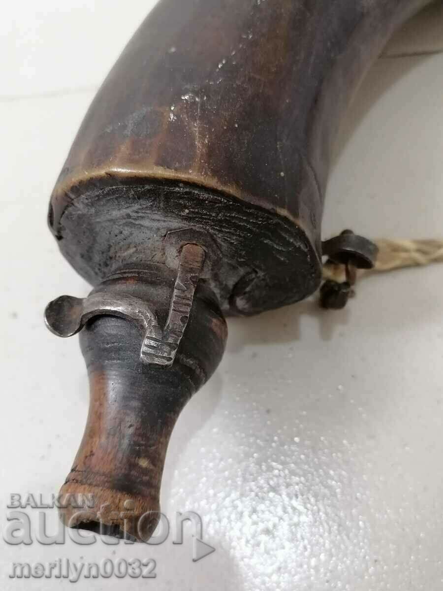 Delivery of Ancient horned horn powder magazine for a rifle, Pishtov Delivery of Ancient horned horn powder magazine for a rifle, Pishtov