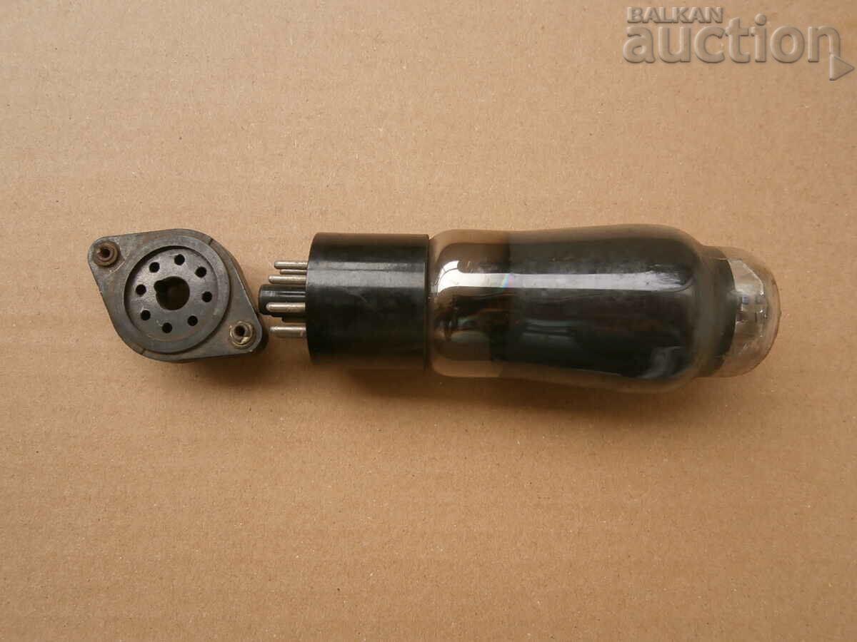 Delivery of old radio lamp Delivery of old radio lamp