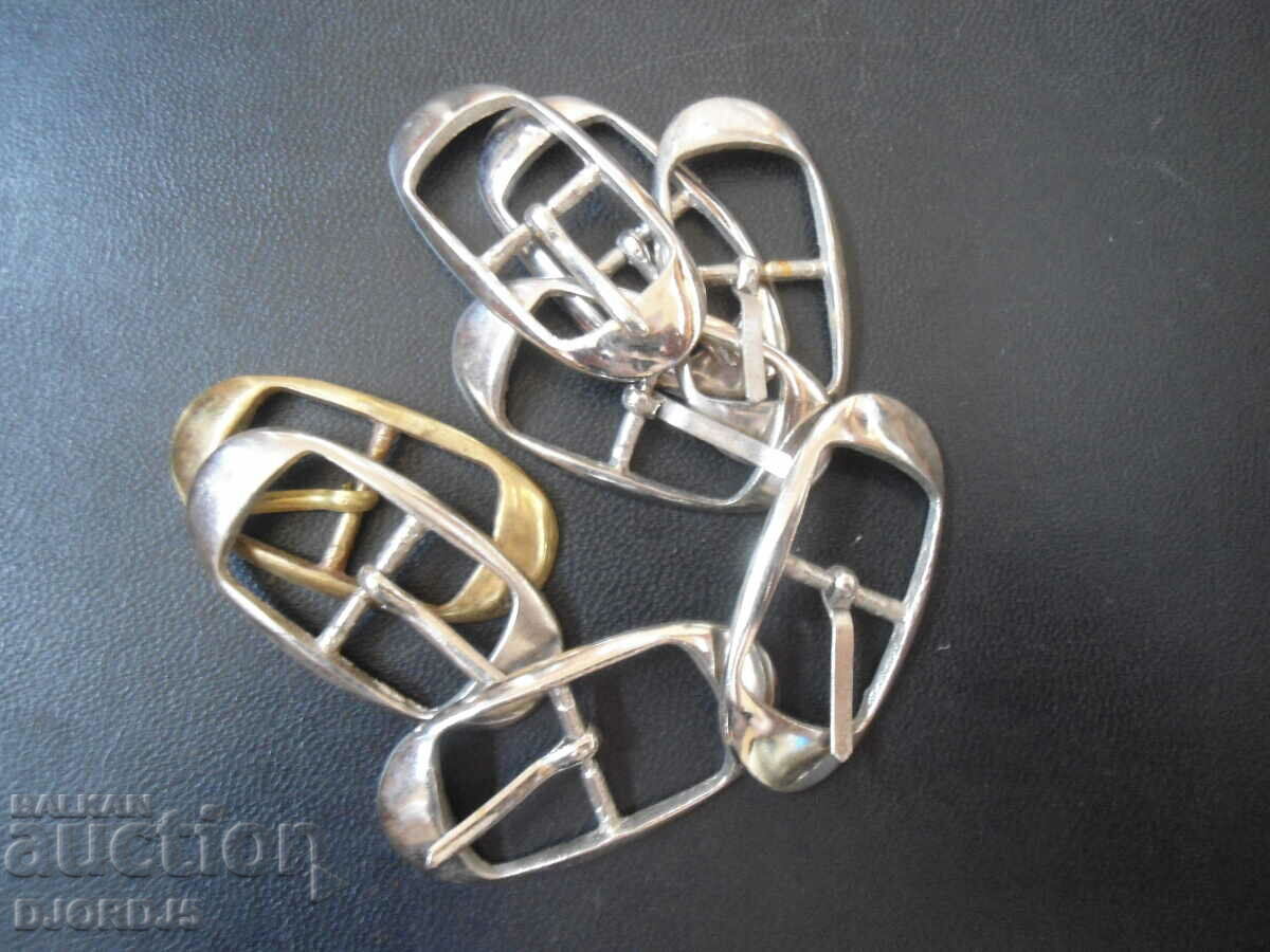Delivery of Old metal buckles, 8 pieces