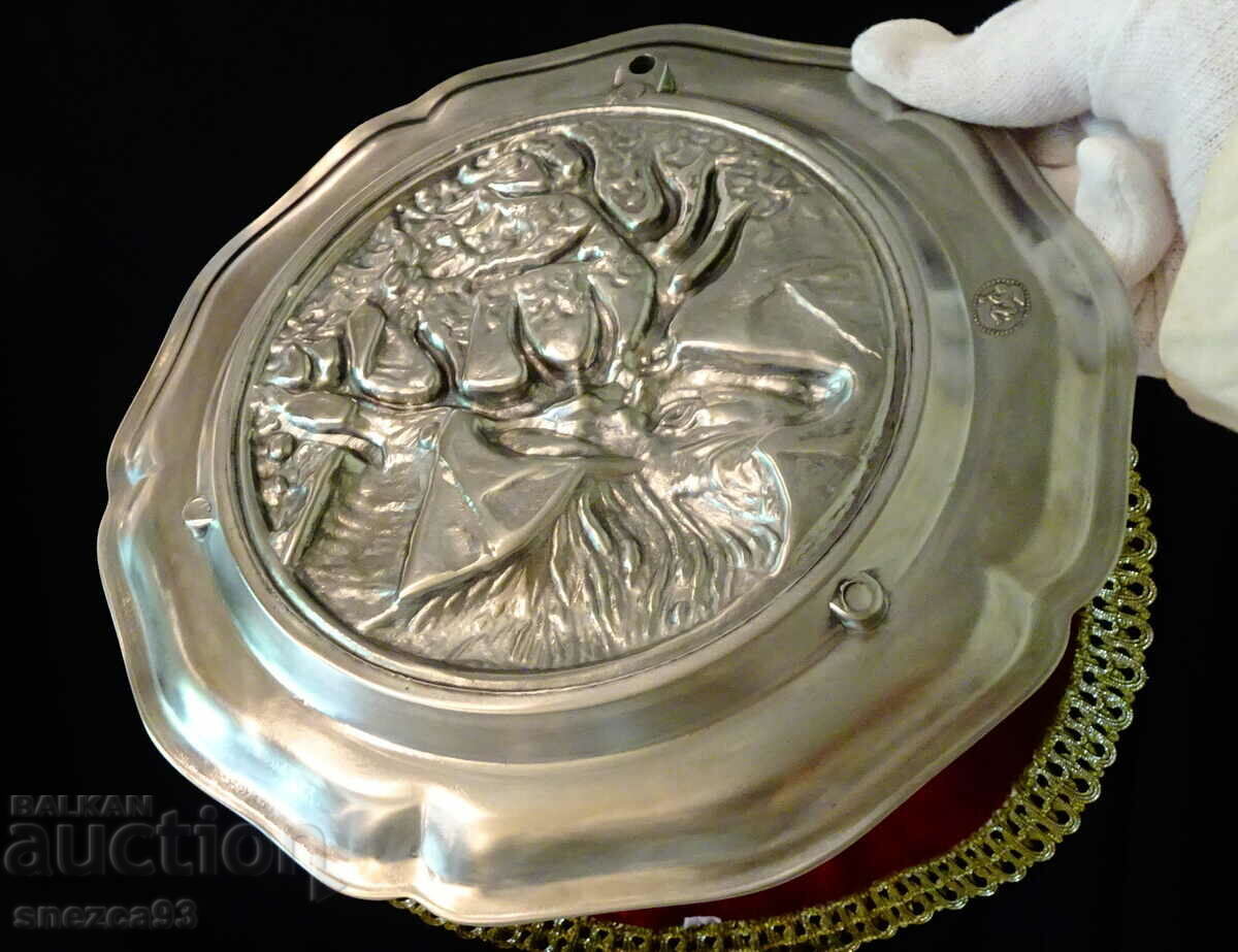 Delivery of Deer, pan, pewter plate, hunting scene Delivery of Deer, pan, pewter plate, hunting scene