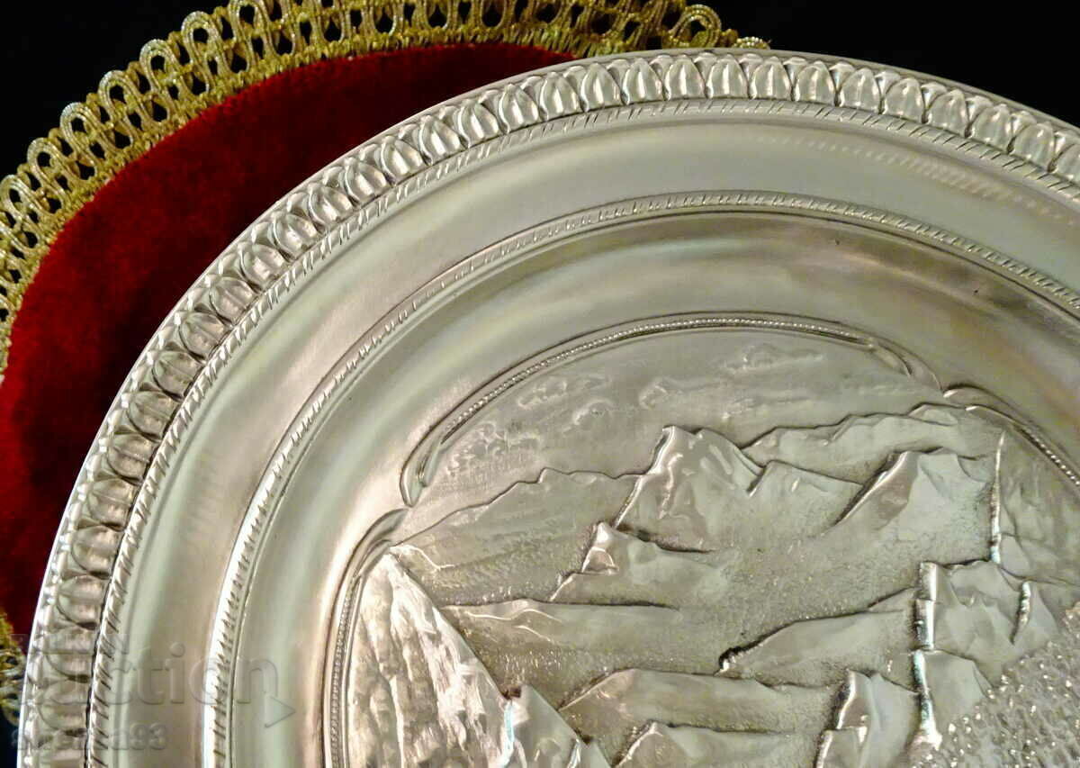 Auction Tin Plate, Relief Hunting Scene, Canada Auction Tin Plate, Relief Hunting Scene, Canada