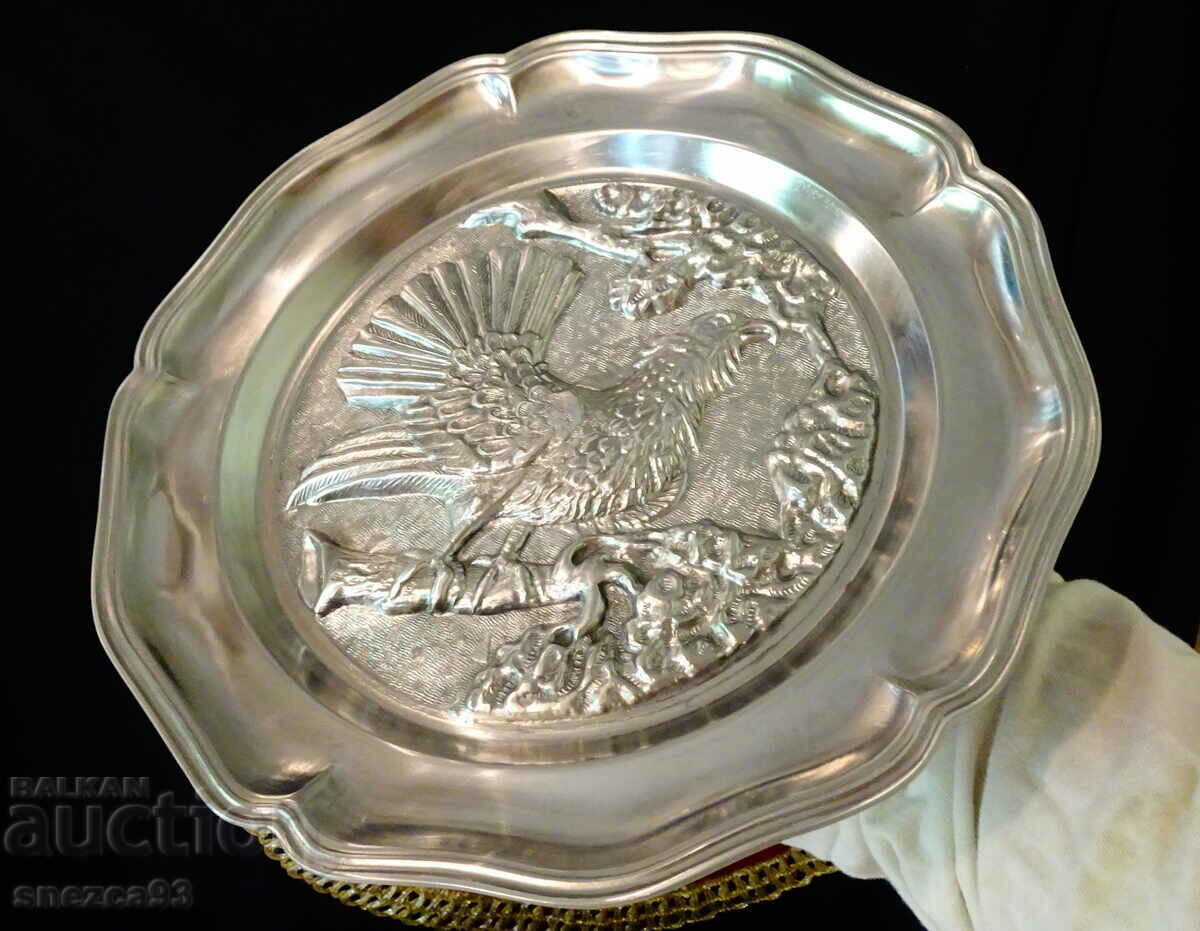 Παράδοση Πάνελ, τσίγκινη πλάκα τοίχου με ανάγλυφη καπαρκαλιά. Παράδοση Πάνελ, τσίγκινη πλάκα τοίχου με ανάγλυφη καπαρκαλιά.