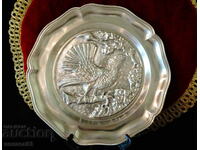 Panou, placă de tablă cu cocoș de munte în relief.