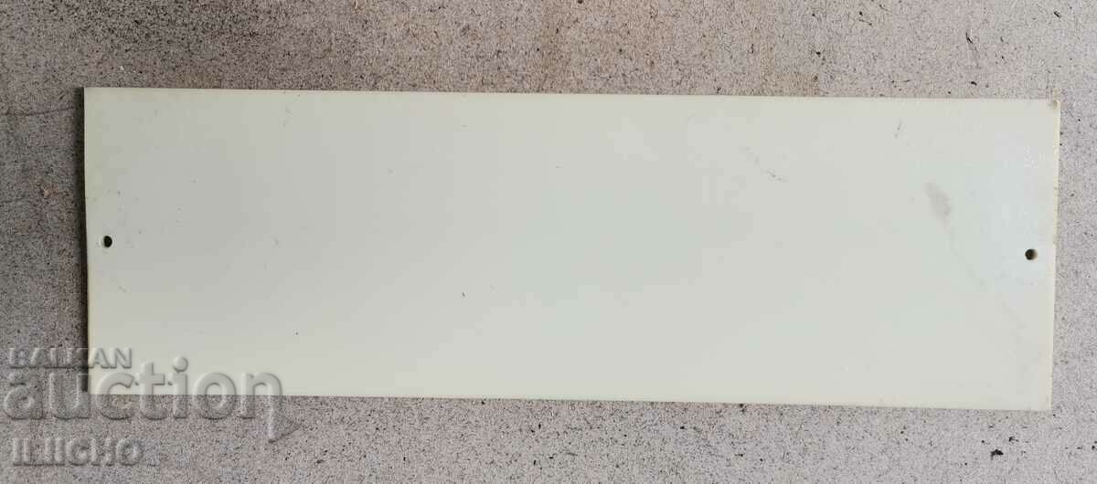 Auction plate Auction plate