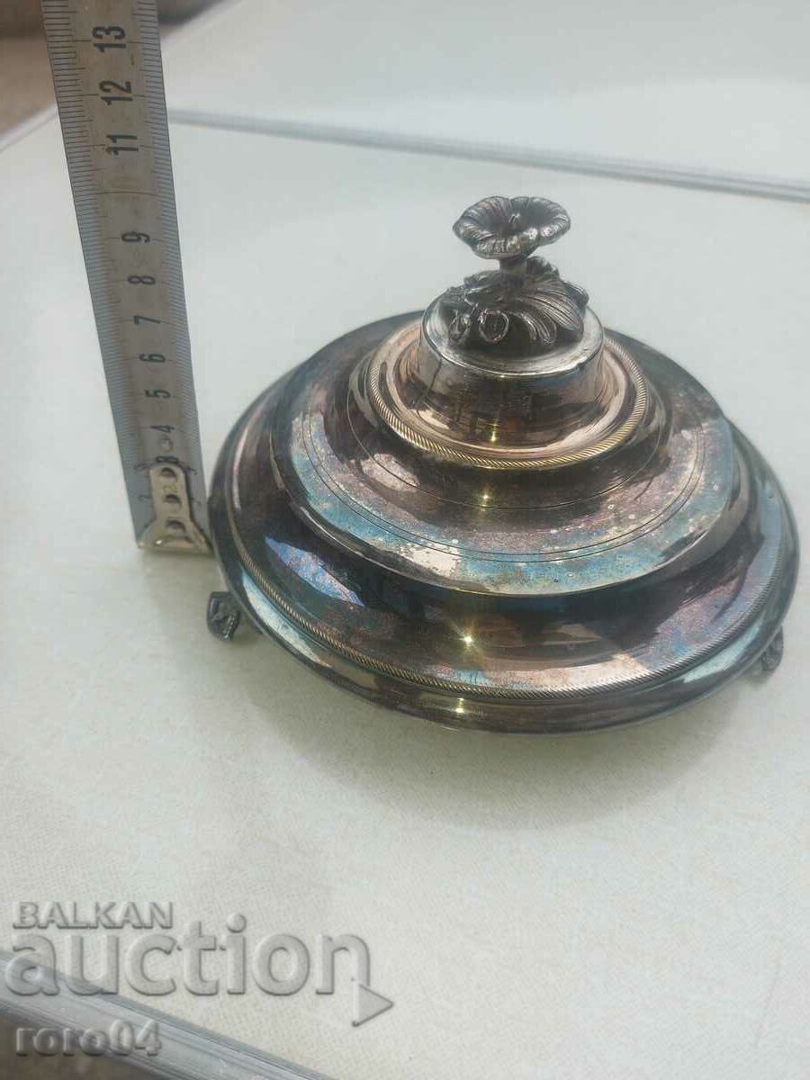 Auction BEAUTIFUL OLD VESSEL Auction BEAUTIFUL OLD VESSEL